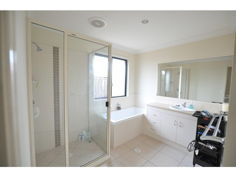 14 Whitehaven Dr, Blacks Beach QLD 4740