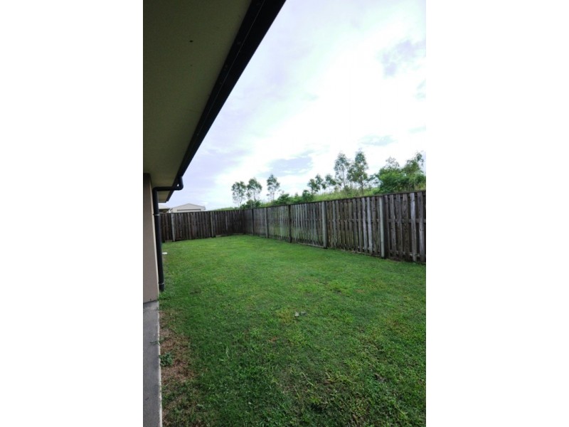 14 Whitehaven Dr, Blacks Beach QLD 4740