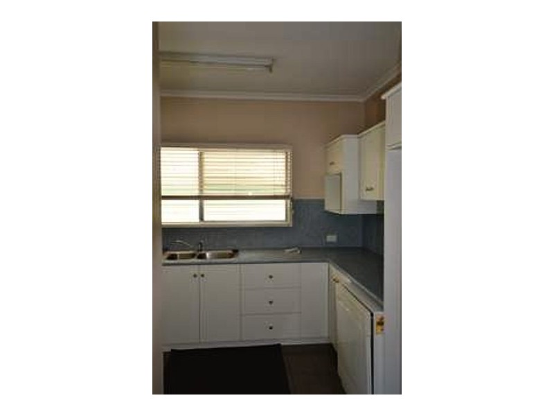 32 Clements St, Moranbah QLD 4744