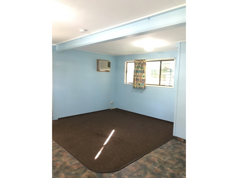 32 Clements St, Moranbah QLD 4744