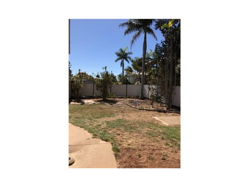 32 Clements St, Moranbah QLD 4744