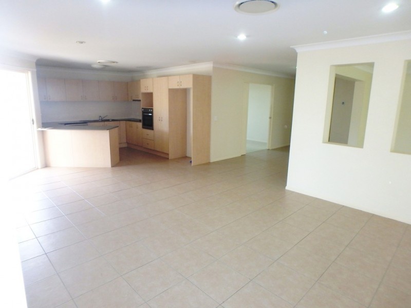 5 Whitehaven Drive, Blacks Beach QLD 4740