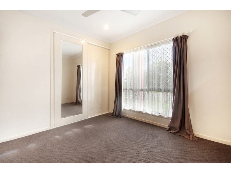 16 Sonoran St, Rural View QLD 4740