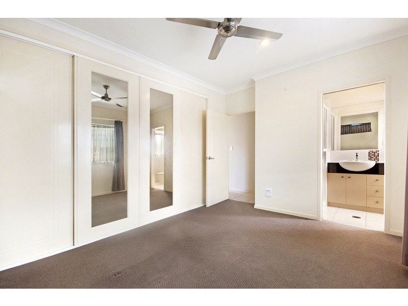 16 Sonoran St, Rural View QLD 4740