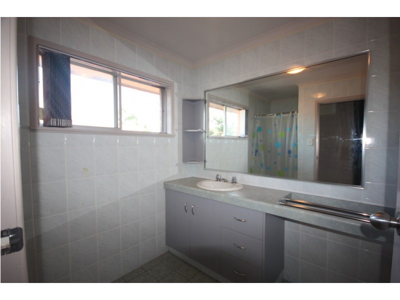2/310 Shakespeare Street, Mackay QLD 4740