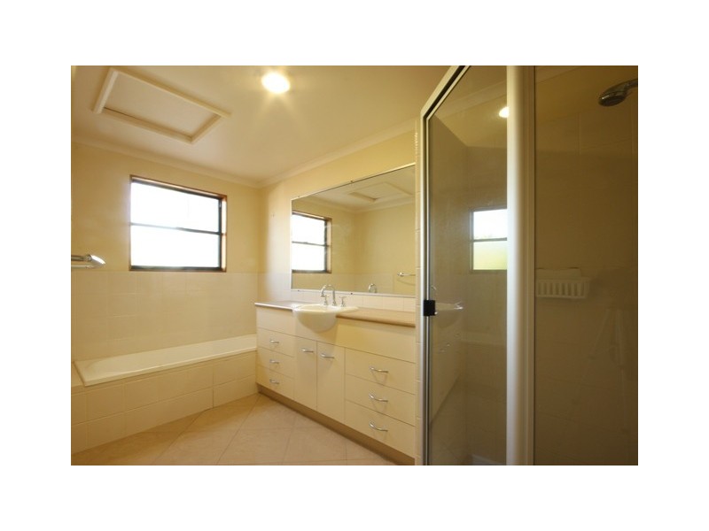 2/38 Beach Road, Dolphin Heads QLD 4740