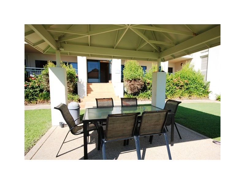 2/38 Beach Road, Dolphin Heads QLD 4740