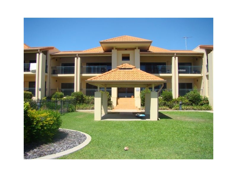 2/38 Beach Road, Dolphin Heads QLD 4740