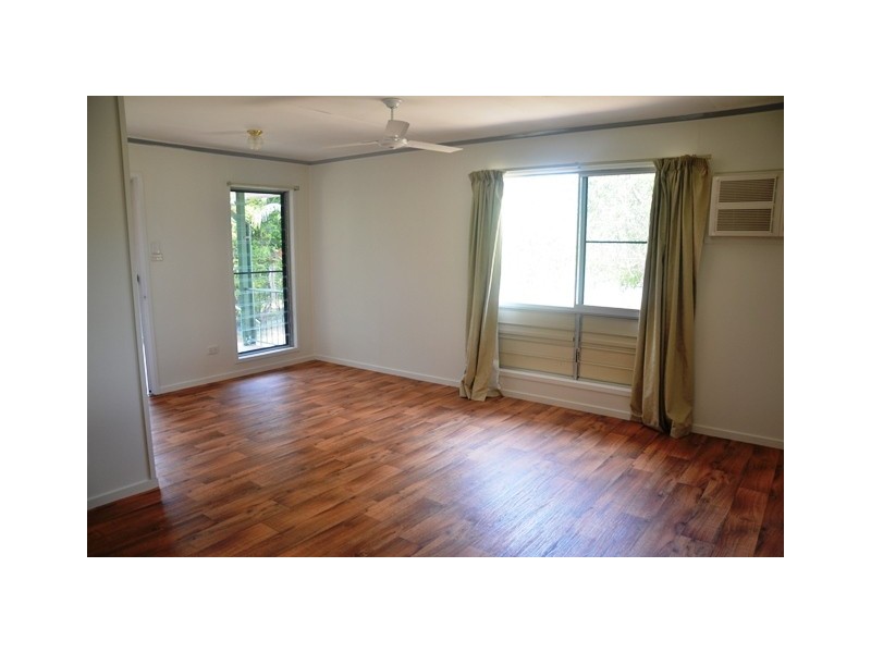 8 Cook Court, Moranbah QLD 4744