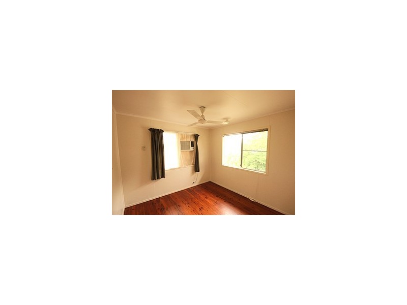 27 Shannon Crescent, Dysart QLD 4745