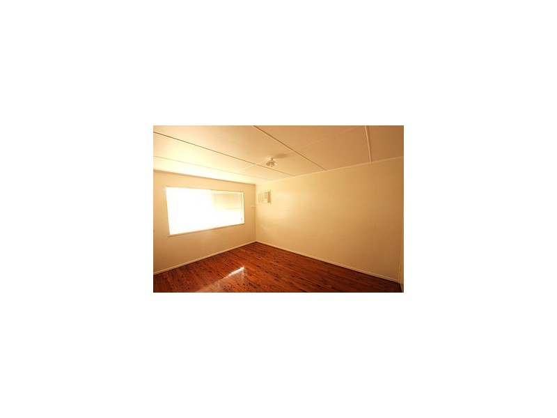 27 Shannon Crescent, Dysart QLD 4745