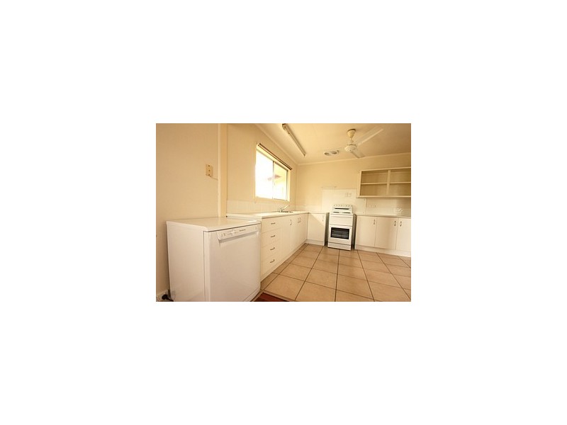 27 Shannon Crescent, Dysart QLD 4745