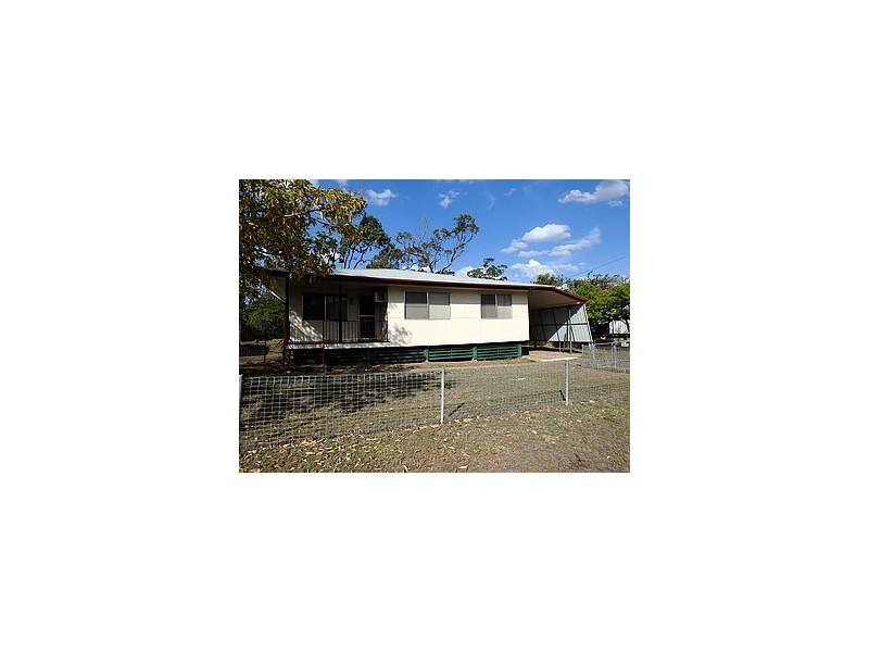 27 Shannon Crescent, Dysart QLD 4745