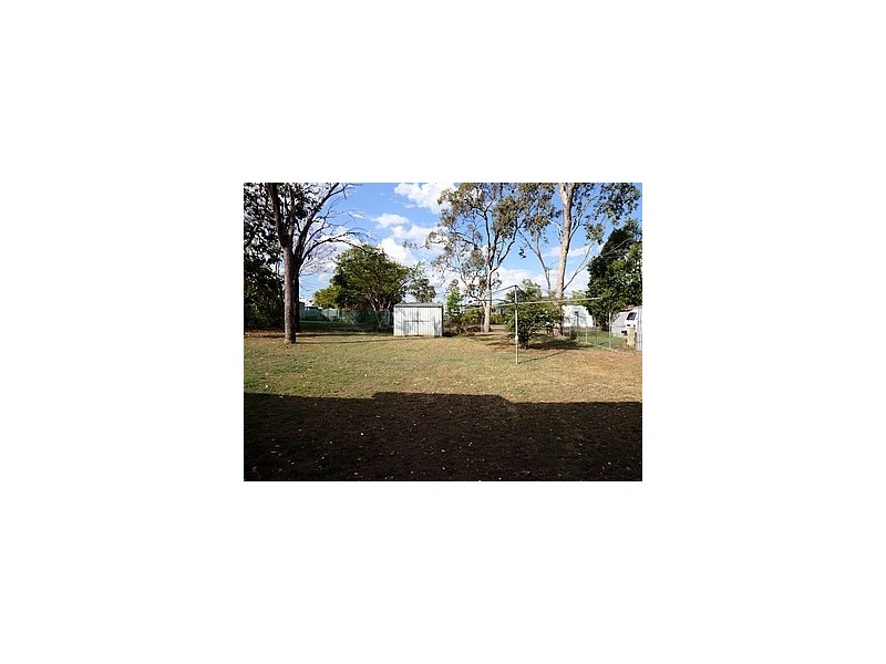 27 Shannon Crescent, Dysart QLD 4745