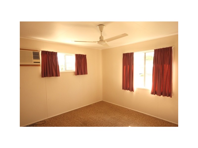 27 Beardmore Crescent, Dysart QLD 4745