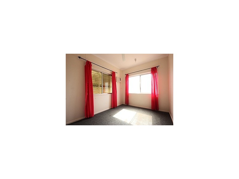 9 Jackson Avenue, Moranbah QLD 4744