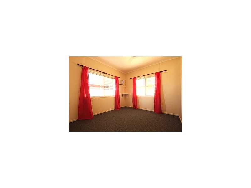 9 Jackson Avenue, Moranbah QLD 4744