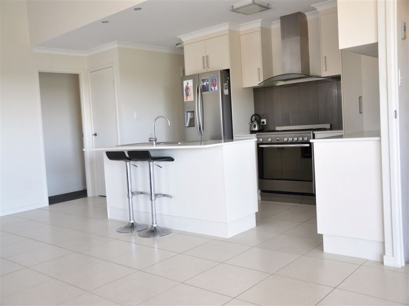 37 Village Circuit, Eimeo QLD 4740