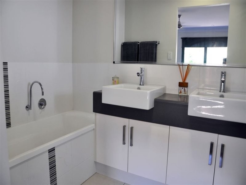 37 Village Circuit, Eimeo QLD 4740