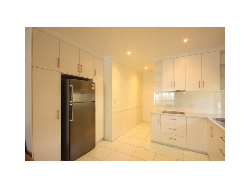 10/2 Beach Road, Dolphin Heads QLD 4740