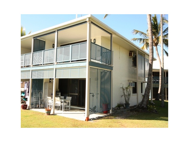 10/2 Beach Road, Dolphin Heads QLD 4740