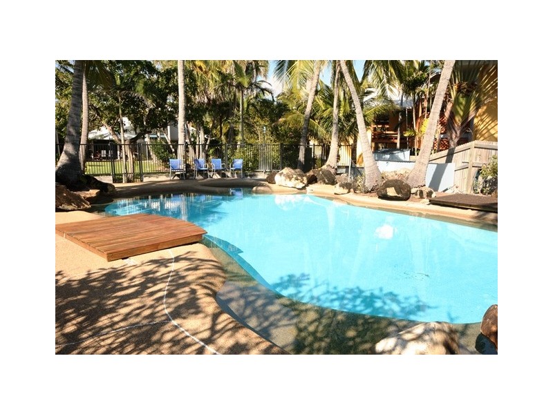 10/2 Beach Road, Dolphin Heads QLD 4740