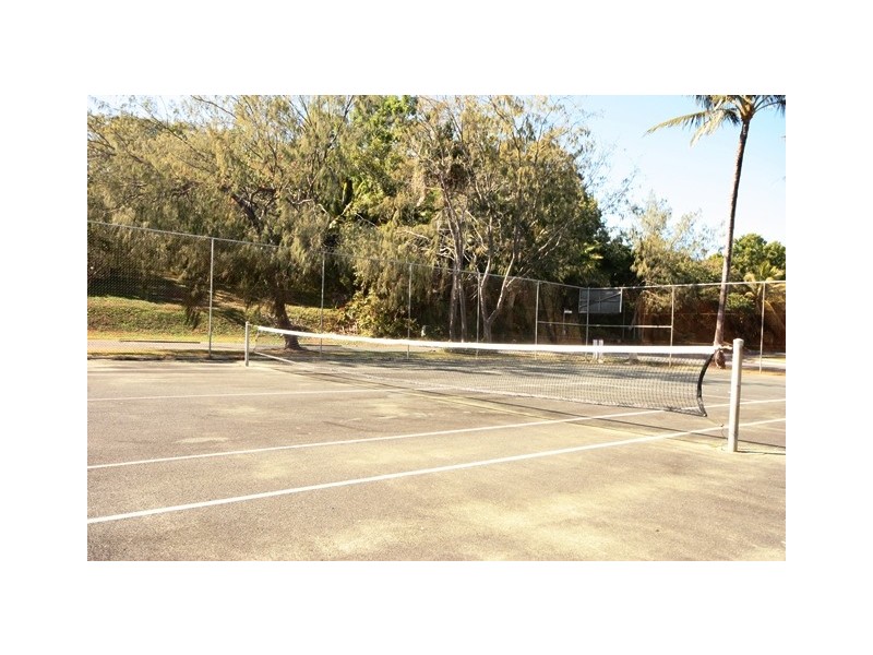 10/2 Beach Road, Dolphin Heads QLD 4740