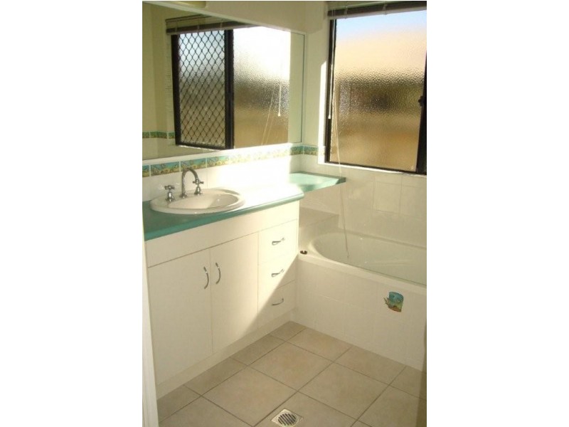 8 Marlin crt, Beaconsfield QLD 4740