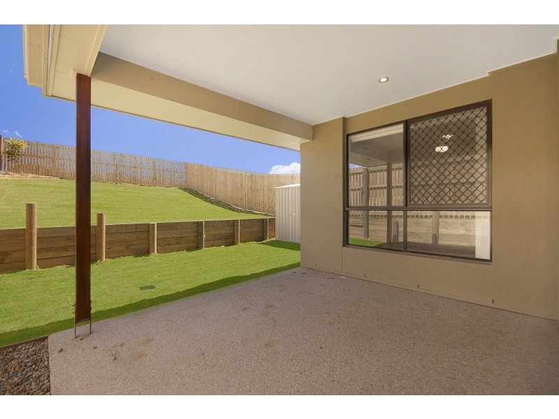2/2 Hinkler Court, Rural View QLD 4740