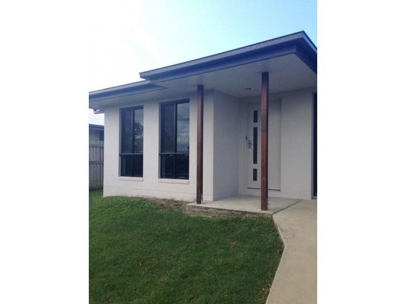25 Montgomery Street, Rural View QLD 4740