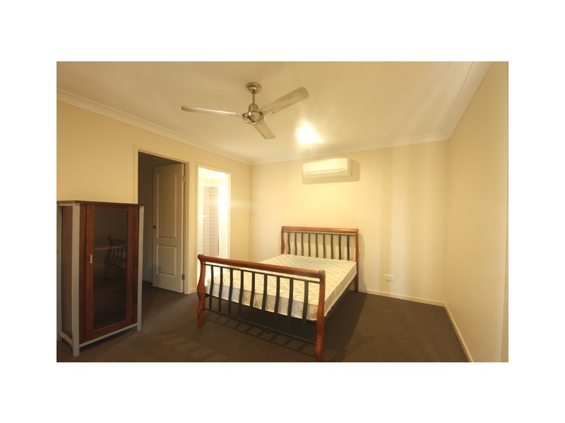 6 Halifax Place, Rural View QLD 4740