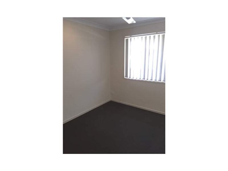 6 Halifax Place, Rural View QLD 4740