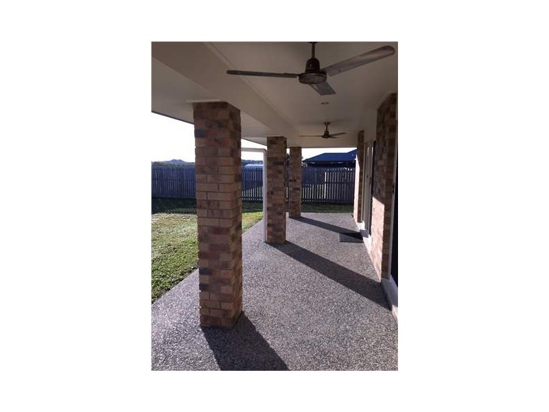 6 Halifax Place, Rural View QLD 4740