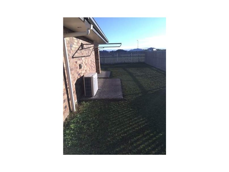 6 Halifax Place, Rural View QLD 4740