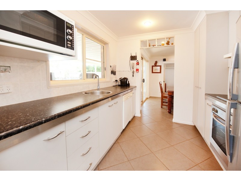 28 Elizabeth Drive, Bucasia QLD 4750