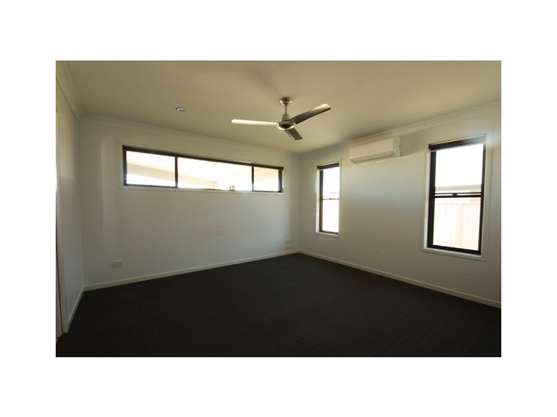 52 Lambert Drive, Moranbah QLD 4744