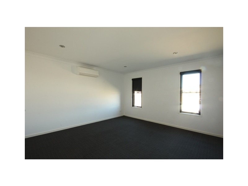 52 Lambert Drive, Moranbah QLD 4744