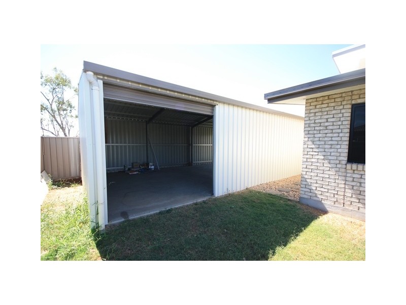 52 Lambert Drive, Moranbah QLD 4744