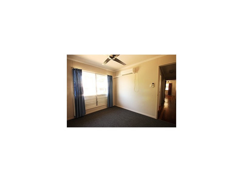 16 Lawrence Street, Moranbah QLD 4744