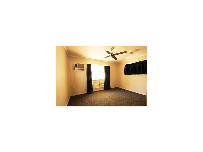 16 Lawrence Street, Moranbah QLD 4744