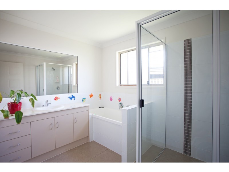 45 Whitehaven Drive, Blacks Beach QLD 4740