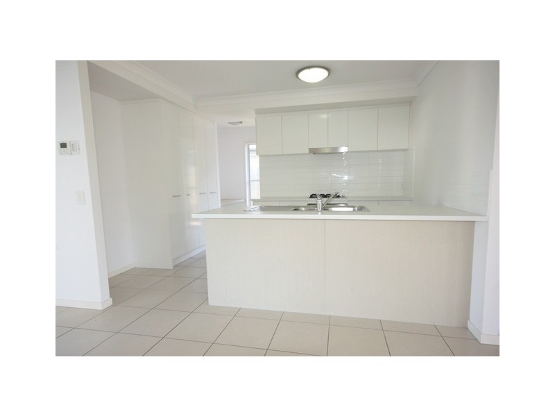 5 Majesty Street, Rural View QLD 4740
