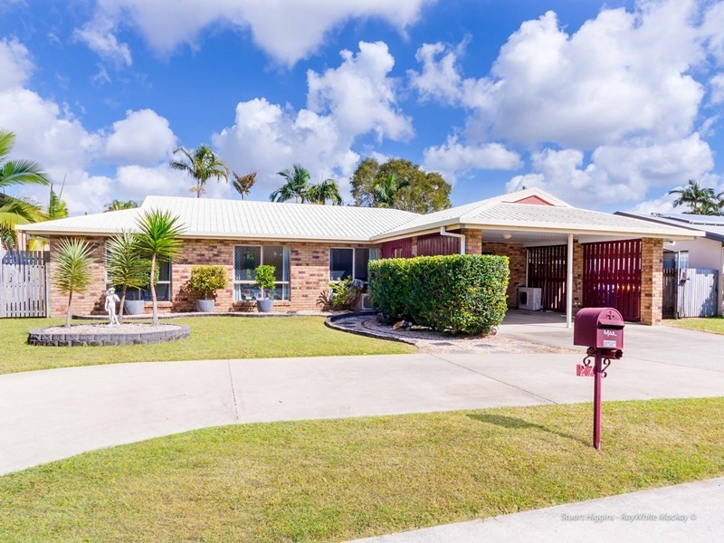 27 Davey Street, Glenella QLD 4740