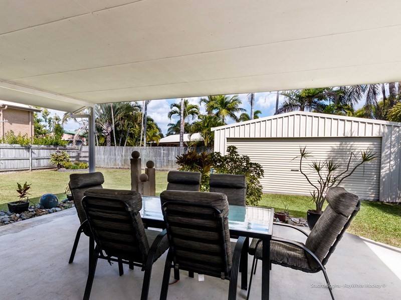 27 Davey Street, Glenella QLD 4740
