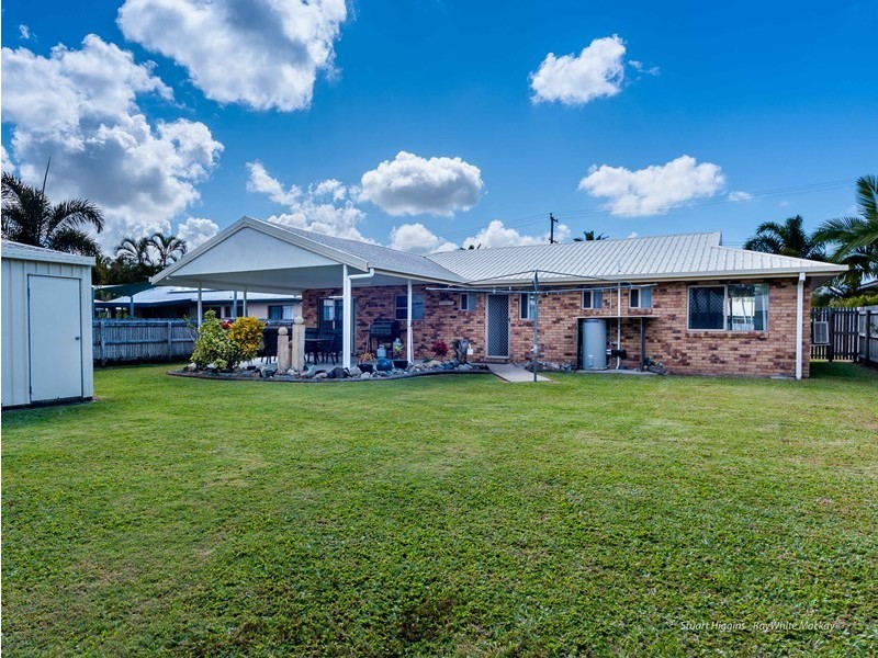 27 Davey Street, Glenella QLD 4740