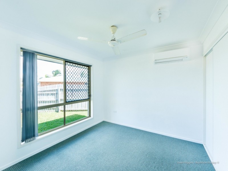 19 Crofton Close, Rural View QLD 4740