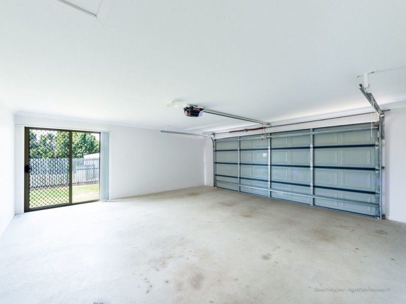 19 Crofton Close, Rural View QLD 4740