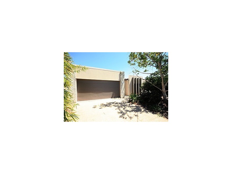 83 Village Cct, Eimeo QLD 4740