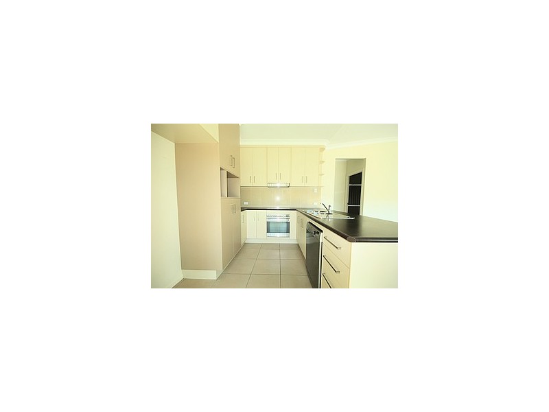 83 Village Cct, Eimeo QLD 4740