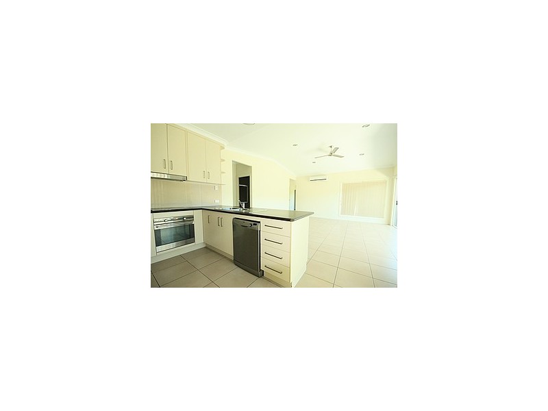 83 Village Cct, Eimeo QLD 4740